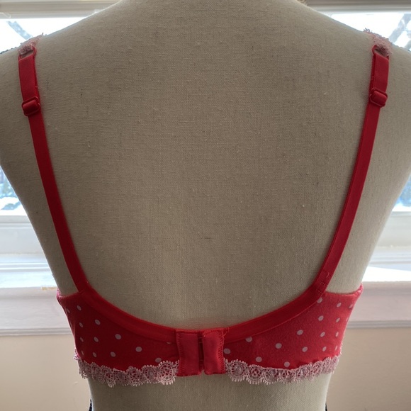 Victoria Secret Bra 36C - Picture 4 of 7